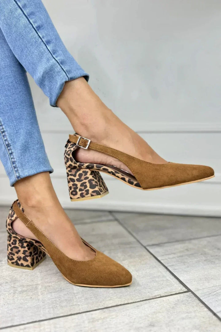 LEOPARDMÖNSTRADE HÄLAR MED SLINGBACK