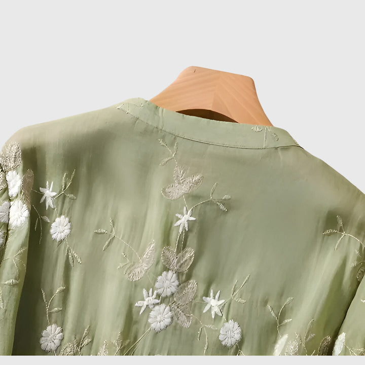 Nellie™ | Elegant Topp med Broderade Blommor