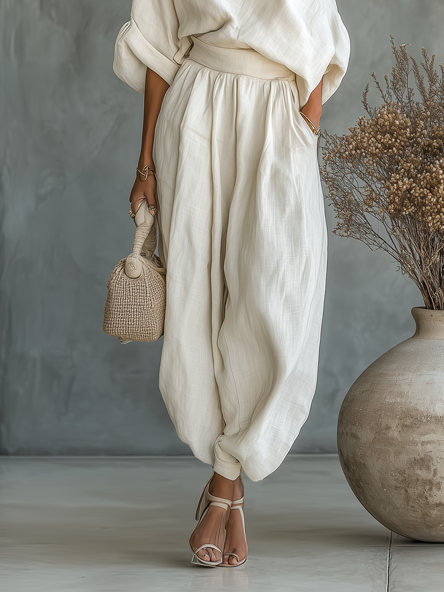 Benvit Linne Set med Off-Shoulder Topp och Avsmalnande Byxor