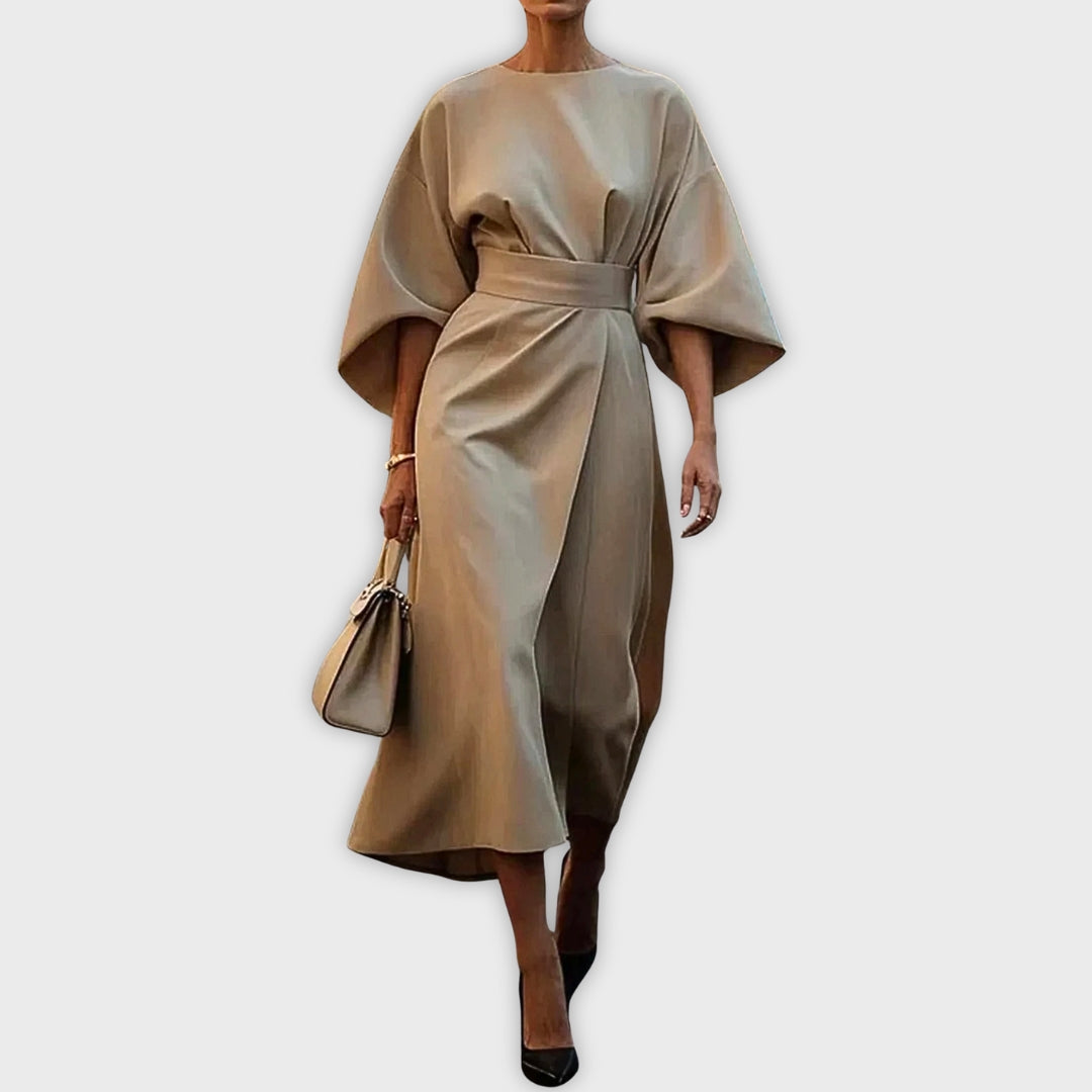Olivia | Elegant Klänning med Bälte och Dolmansleeves