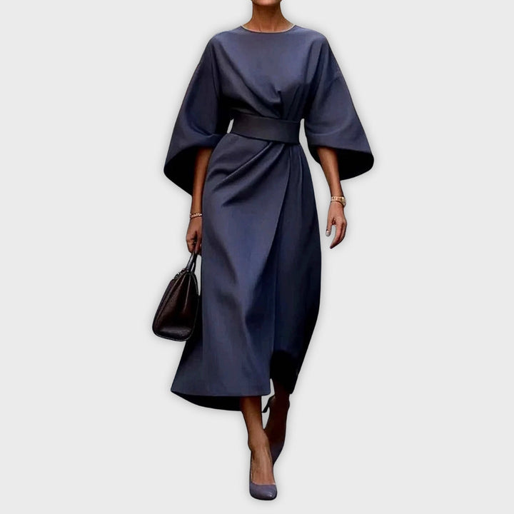 Olivia | Elegant Klänning med Bälte och Dolmansleeves