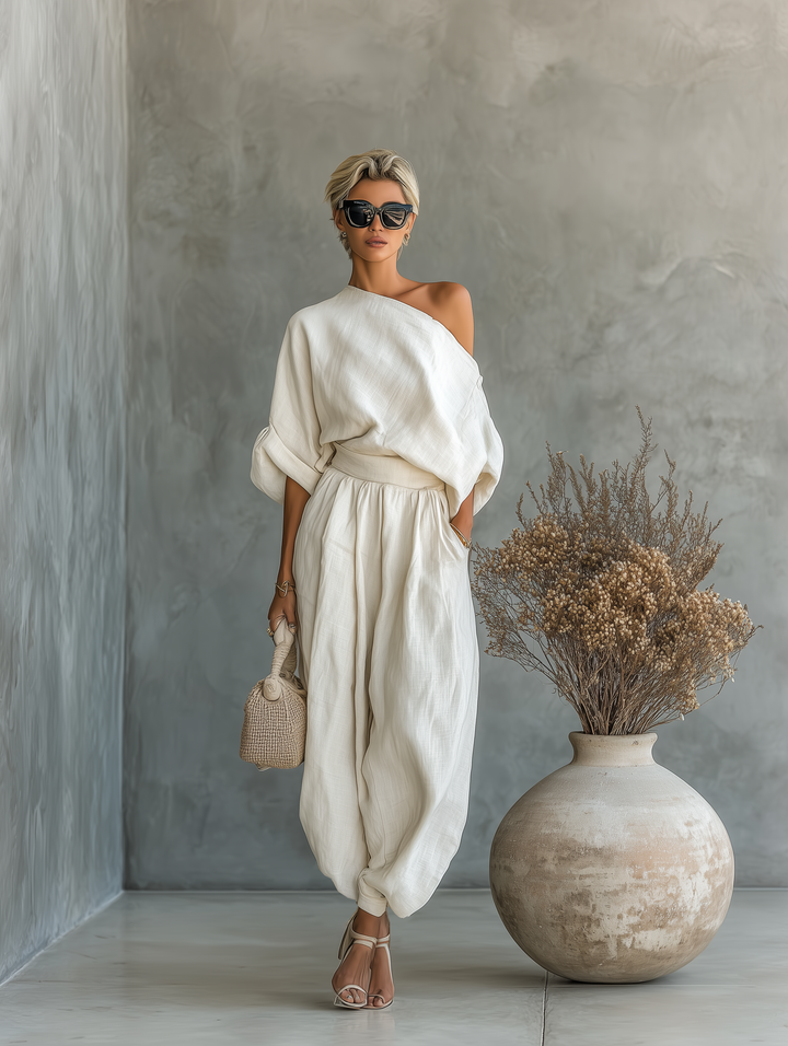 Benvit Linne Set med Off-Shoulder Topp och Avsmalnande Byxor
